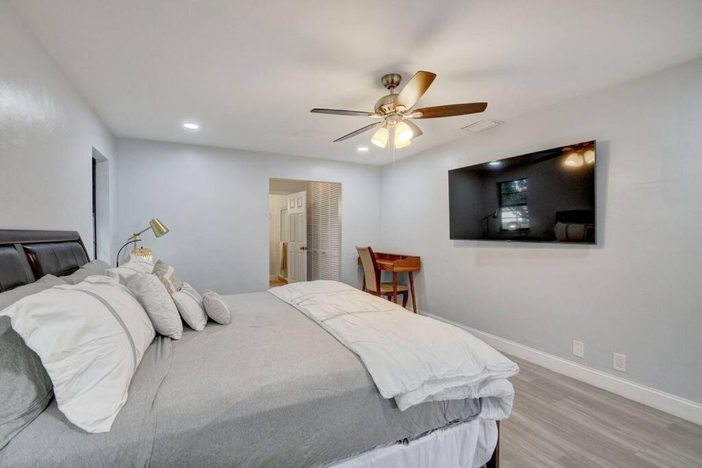 Ananda Farmhouse And Retreat. Lake Worth Beach Exterior foto